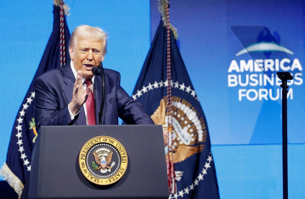 Qual a relação entre tamanho da assinatura e narcisismo?