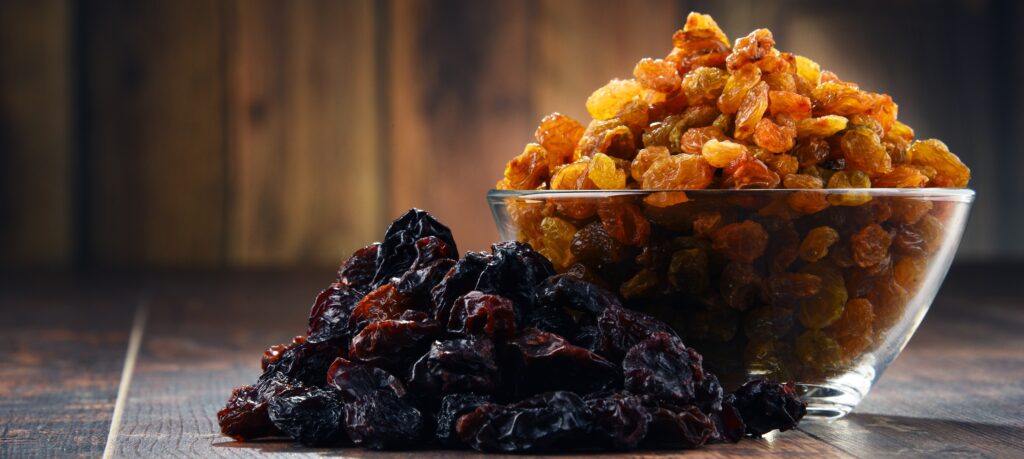 Uva-passa é saudável? O que a nutrição realmente diz e o que é só implicância