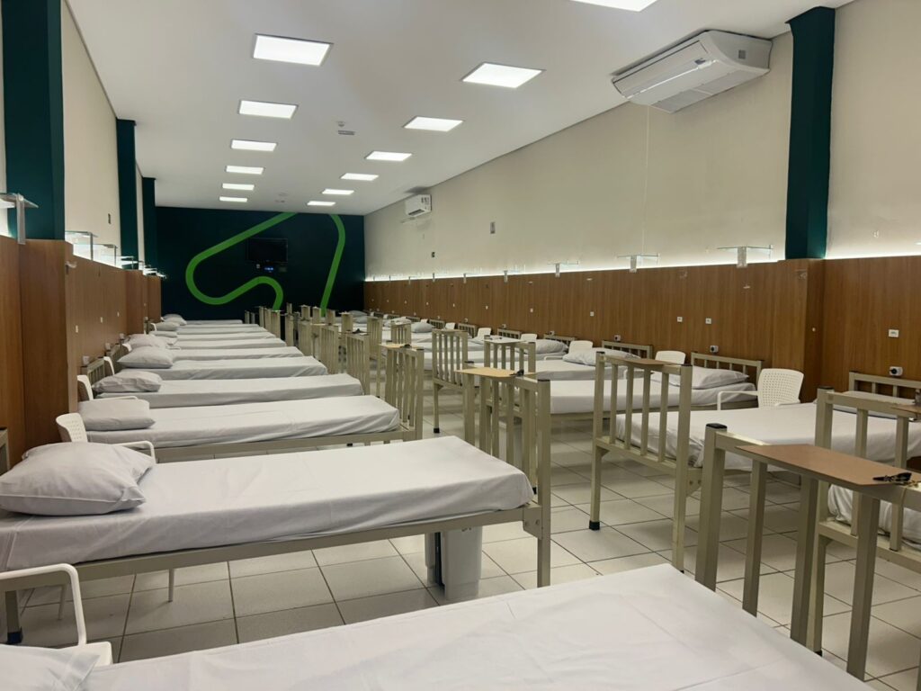 Dormir na clínica, seguir dieta e fazer dezenas de coletas: como é testar um medicamento genérico